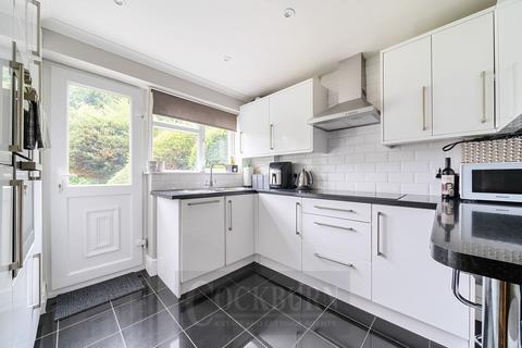 28 Carters Hill Close, London, SE9 4RS