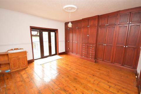 165 Beeston Road, Leeds, LS11 6AW