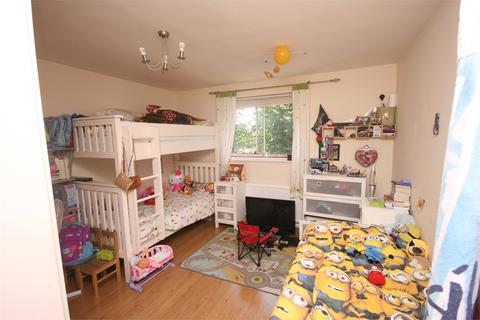 2 bedroom flat to rent, Holden Avenue, Woodside Park, N12