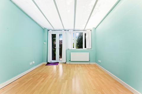 63 Cotswold Way, Worcester Park, KT4 8LN