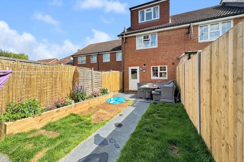 3 bedroom terraced house for sale, Bishopswood, Kingsnorth, Ashford TN23