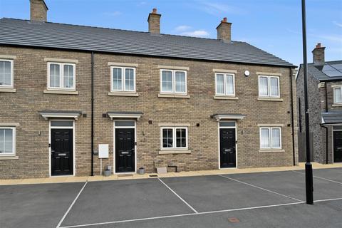 3 bedroom terraced house for sale, Naylor Avenue, Yeadon, Leeds