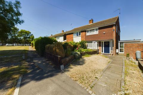 3 bedroom semi-detached house to rent, 6 Clifton Green, AYLESBURY, HP19 9JW