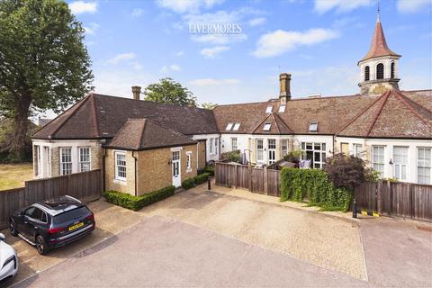 2 bedroom terraced house for sale, Murray Drive, Stone, Dartford