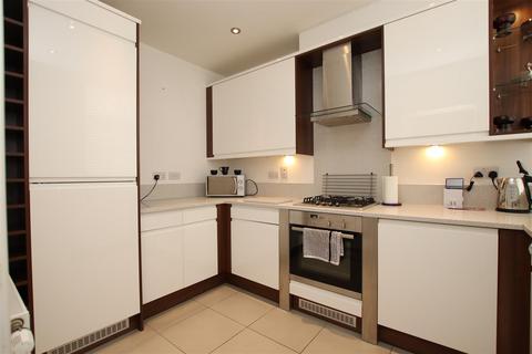 3 Murray Drive, Stone, Dartford, DA2 6FS