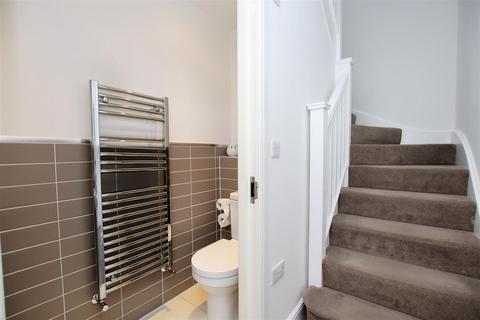 3 Murray Drive, Stone, Dartford, DA2 6FS