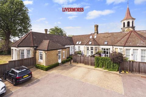 3 Murray Drive, Stone, Dartford, DA2 6FS