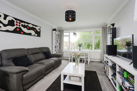 2 bedroom flat for sale, Durham Road, London SW20