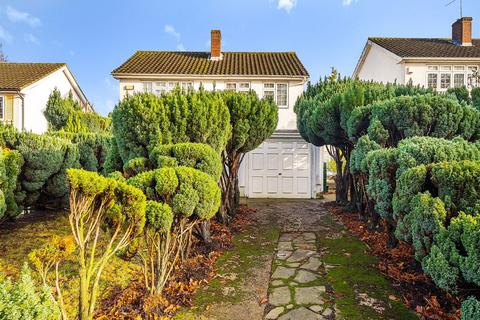 59 Downs Road, Epsom, KT18 5JT