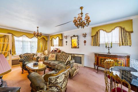 59 Downs Road, Epsom, KT18 5JT