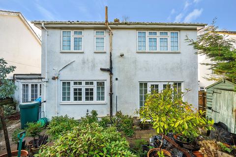 59 Downs Road, Epsom, KT18 5JT