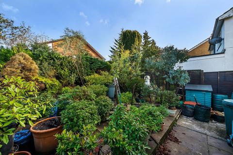 59 Downs Road, Epsom, KT18 5JT