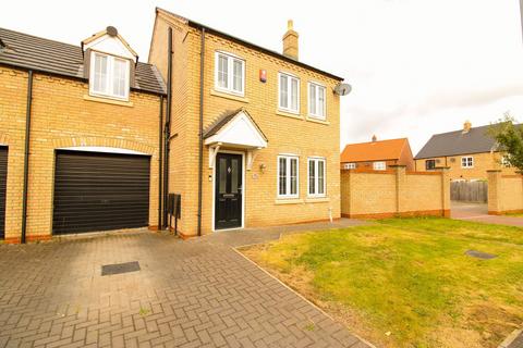 3 bedroom semi-detached house for sale, Calder Avenue, Gainsborough DN21