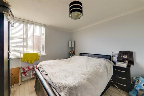 1 bedroom flat for sale, Carlyle House, Bridge Road, Worthing