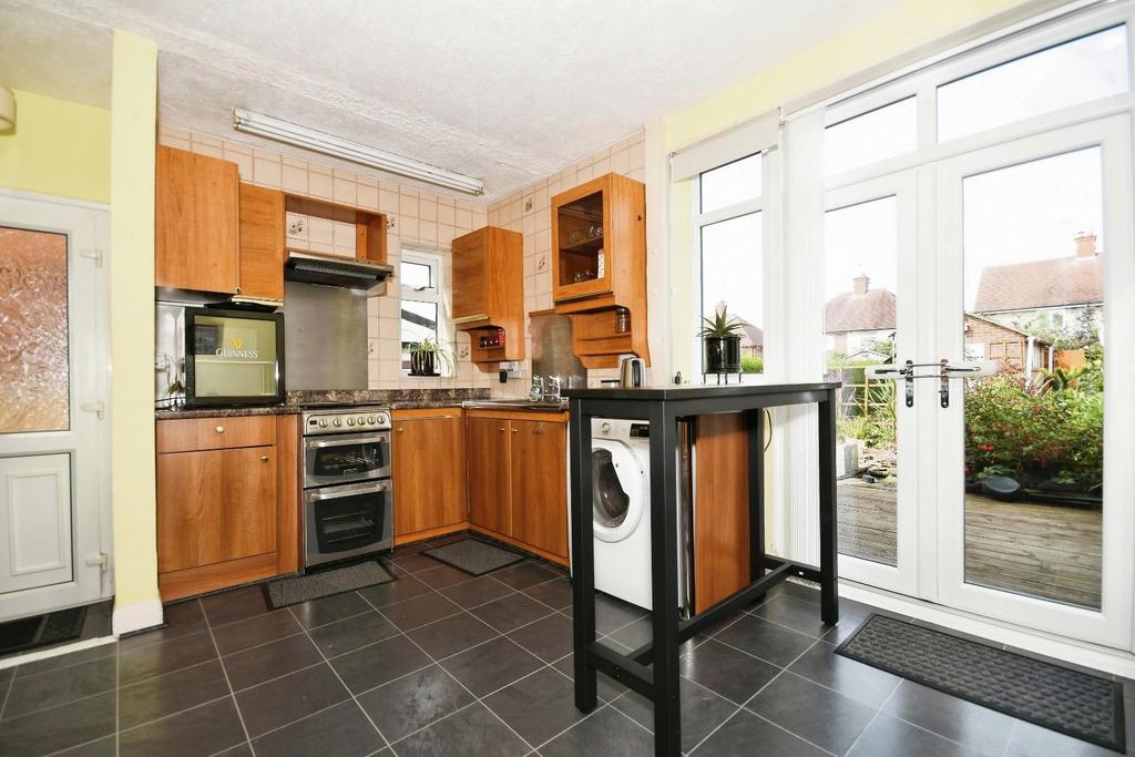 KITCHEN 02.jpg