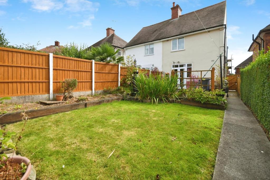 REAR GARDEN 06.jpg