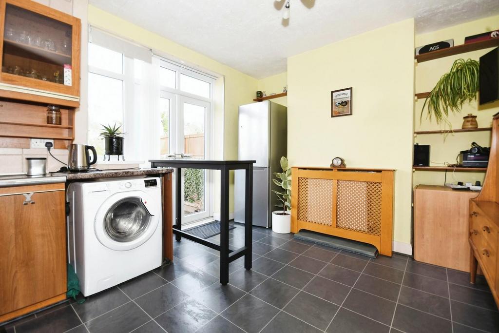 KITCHEN 01.jpg