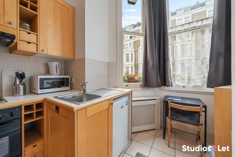 Studio to rent, Penywern Road, London SW5