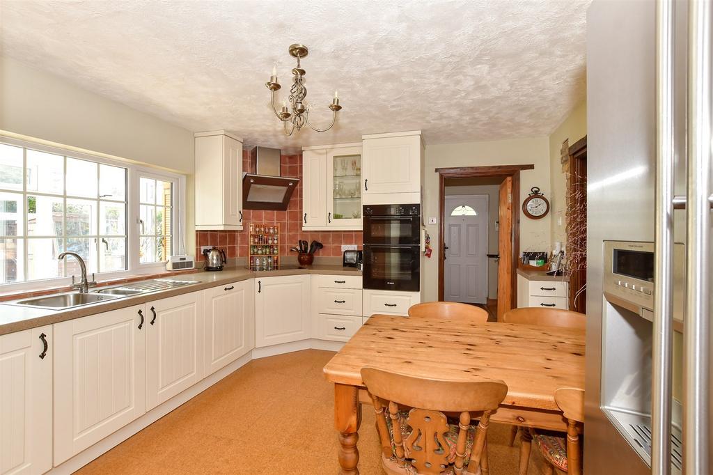 Kitchen/Breakfast Area