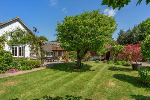 4 bedroom cottage for sale, Magpie Lane, Amersham, HP7