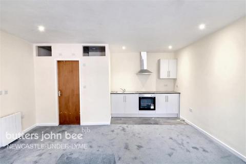 1 bedroom flat to rent, High Street, Stone