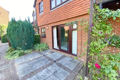 1 bedroom maisonette for sale, Courtyard Gardens, Wrotham, Sevenoaks