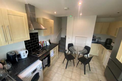 5 bedroom terraced house to rent, Nottingham NG7