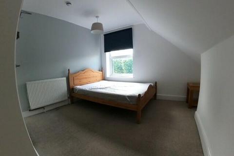 6 bedroom end of terrace house to rent, Nottingham NG3