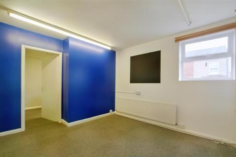 4 bedroom end of terrace house for sale, Broomhill Road, Basford