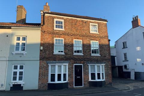 3 bedroom end of terrace house for sale, Bridgegate Howden