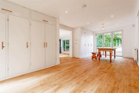 Clare Cottage Ebdens Hill, St Leonards-on-sea, TN37 7PN