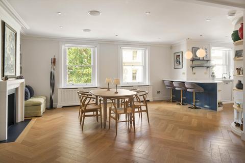 5 bedroom flat for sale, Hyde Park Gate, London, SW7