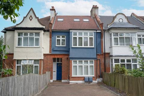 Flat B, 2 Ashurst Gardens, London, SW2 3UH