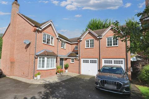 5 bedroom detached house for sale, Hartley Close, Stone