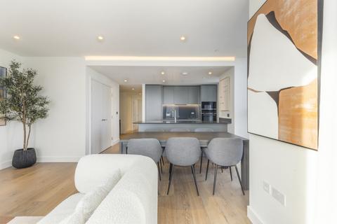2 bedroom flat to rent, Harcourt Tower, South Quay Plaza, 67 Marsh Wall, London