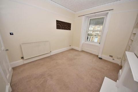 2 bedroom flat to rent, Victoria Street, Dumbarton, West Dunbartonshire, G82