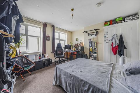 3 bedroom duplex for sale, Park Way, Ruislip, Middlesex