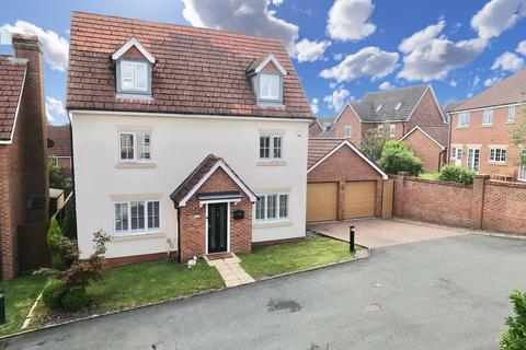 5 bedroom detached house for sale, Chadwell Court, Weston, CW2