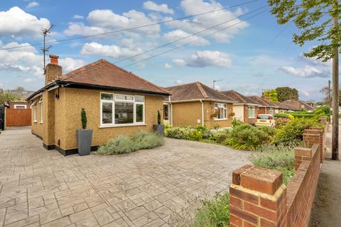 2 bedroom bungalow for sale, Avondale Avenue, Surrey TW18