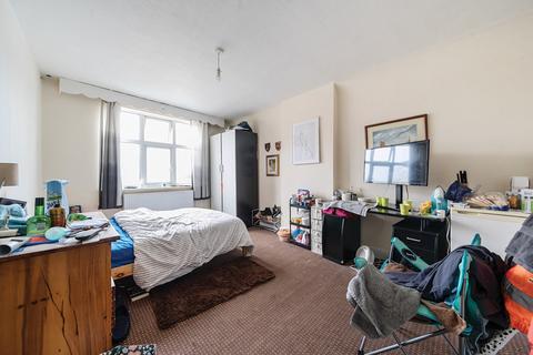 62a Park Way, Ruislip, HA4 8NR