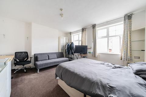 62a Park Way, Ruislip, HA4 8NR