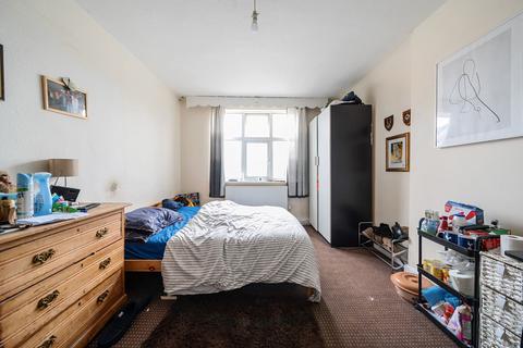 62a Park Way, Ruislip, HA4 8NR