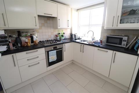 2 bedroom flat for sale, Heathcroft, Hampstead Way, NW11