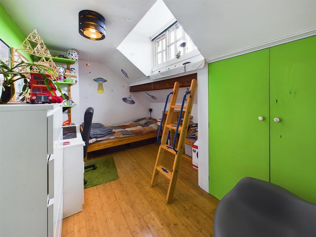 CAM02964 G0-PR0264-STILL046.jpg