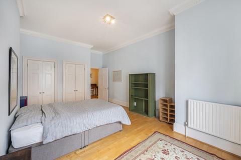 3 bedroom flat for sale, Fleet Street, London