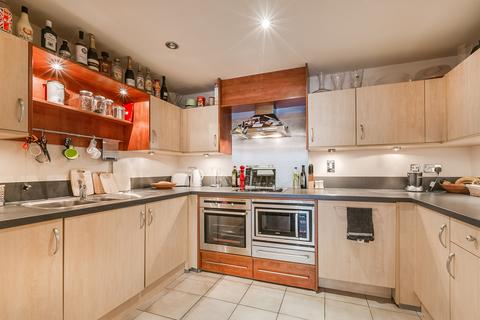 2 bedroom flat for sale, Anchor House, Smugglers Way, London