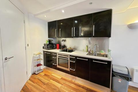 2 bedroom flat to rent, Riverside Way, Leeds, West Yorkshire, LS1