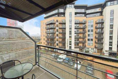 2 bedroom flat to rent, Riverside Way, Leeds, West Yorkshire, LS1