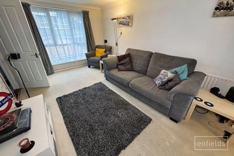 10 Bronte Way, Southampton, SO19 7JG