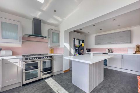3 Ashfield Road, Birstall, Batley, WF17 0EB